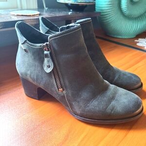 Cobb Hill leather heeled booties